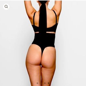 SKIMS Sculpting High waist Thong